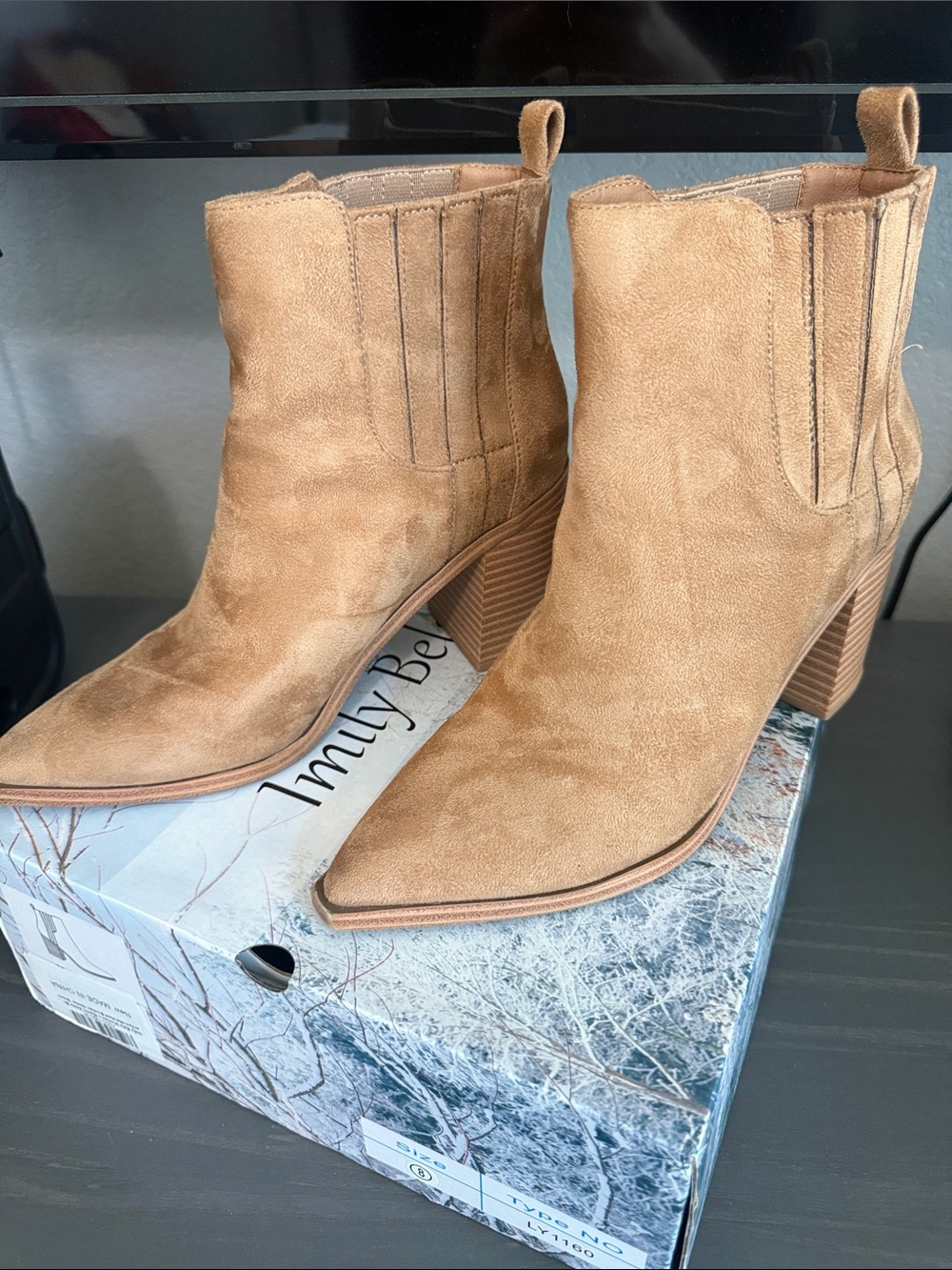 Women's Pointed Toe Suede Ankle Boots - Tan size 8 - Picture 2 of 6